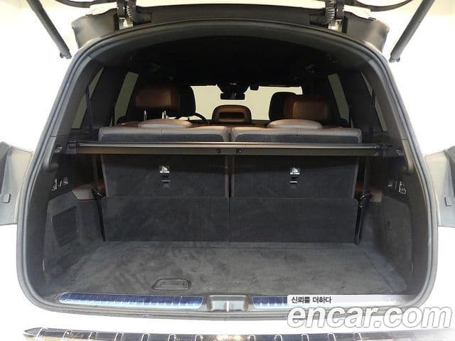 Mercedes-Benz GLS-Class 2022 — Photo 8/20