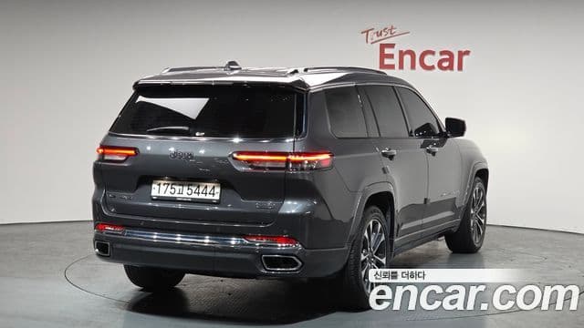 Jeep Grand Cherokee 2022 — ფოტო 2/20