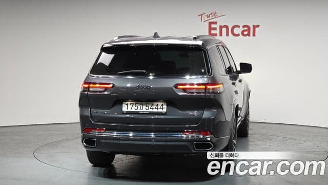 Jeep Grand Cherokee 2022 — ფოტო 4/20