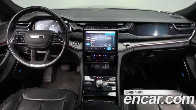 Jeep Grand Cherokee 2022 — ფოტო 7/20