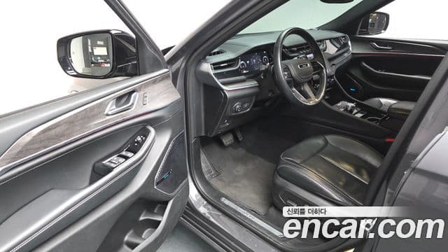 Jeep Grand Cherokee 2022 — ფოტო 10/20
