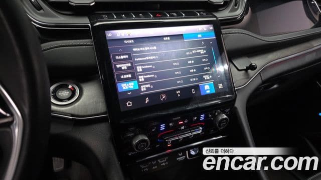 Jeep Grand Cherokee 2022 — ფოტო 16/20