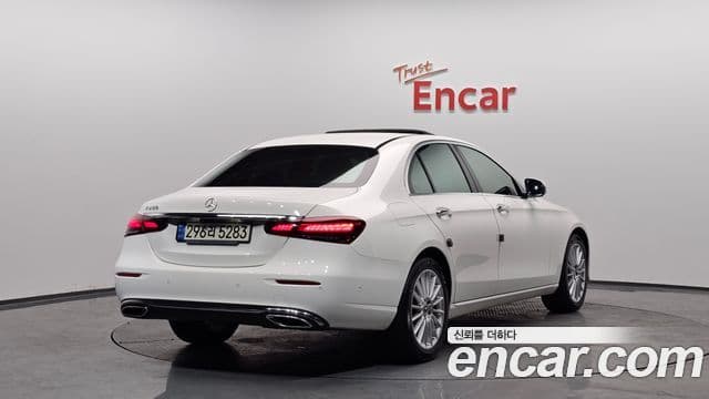 Mercedes-Benz E-Class 2020 — ფოტო 2/20