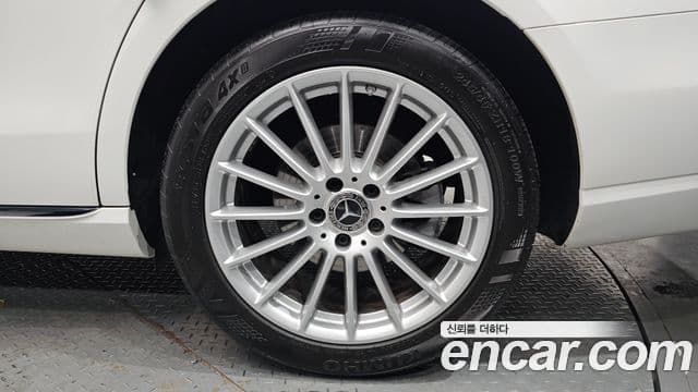 Mercedes-Benz E-Class 2020 — ფოტო 5/20