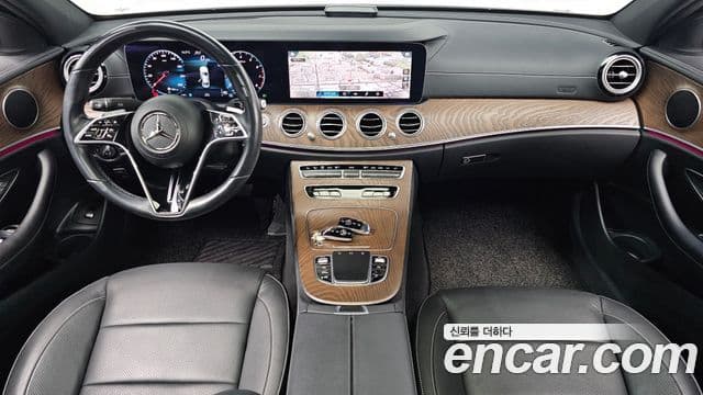 Mercedes-Benz E-Class 2020 — ფოტო 7/20