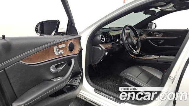 Mercedes-Benz E-Class 2020 — ფოტო 10/20