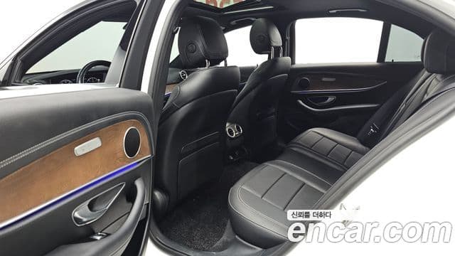 Mercedes-Benz E-Class 2020 — ფოტო 12/20