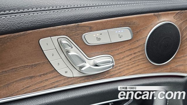 Mercedes-Benz E-Class 2020 — ფოტო 16/20