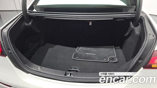 Mercedes-Benz E-Class 2020 — ფოტო 20/20
