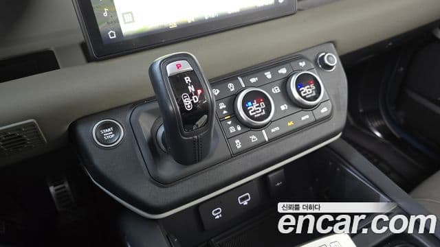 Land Rover Defender 2022 — Şəkil 9/20
