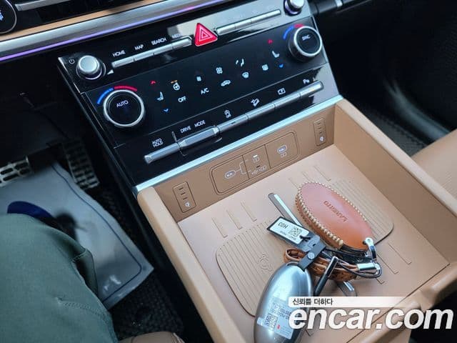 Hyundai Santa Fe 2023 — Şəkil 13/20