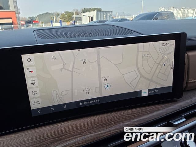 Hyundai Santa Fe 2023 — Şəkil 14/20
