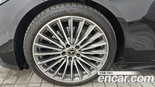 Mercedes-Benz C-Class 2023 — Фото 4/20