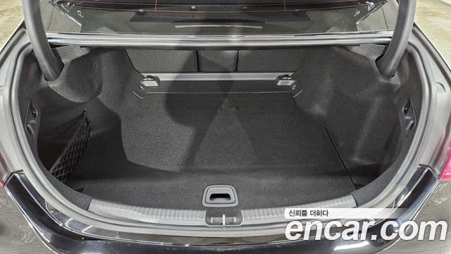 Mercedes-Benz C-Class 2023 — Фото 11/20