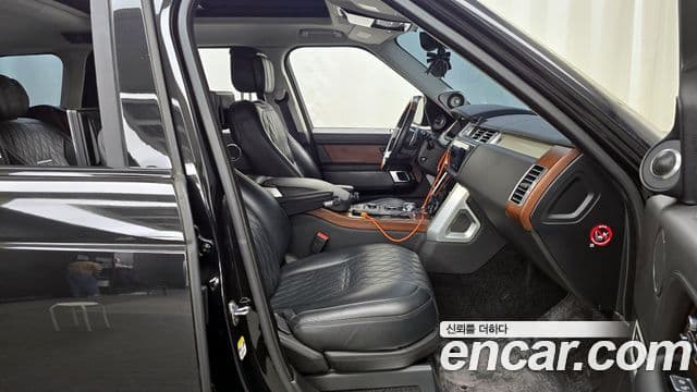 Land Rover Range Rover 2018 — Photo 16/20