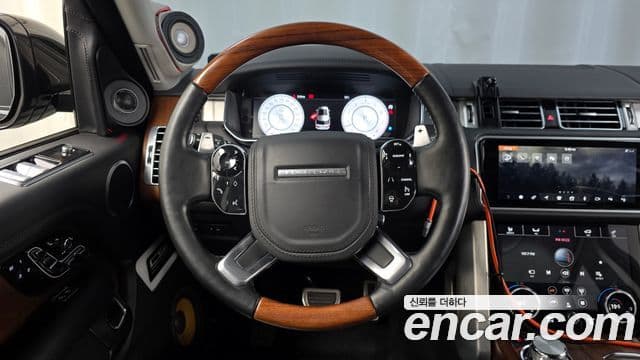 Land Rover Range Rover 2018 — Photo 8/20