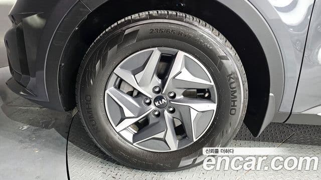 Kia Sorento 2021 — Фото 5/20
