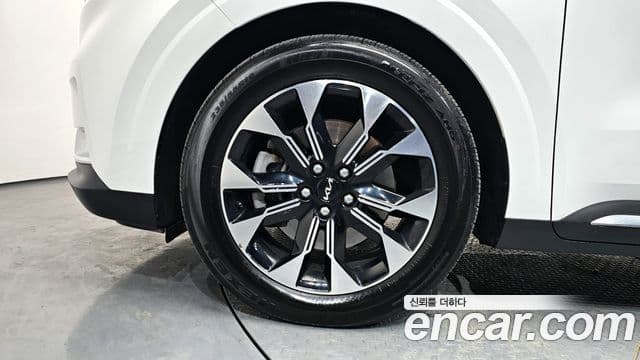 Kia Carnival 2020 — Фото 5/20