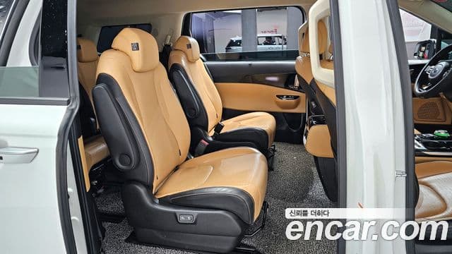 Kia Carnival 2020 — Фото 12/20