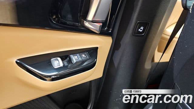 Kia Carnival 2020 — Фото 19/20