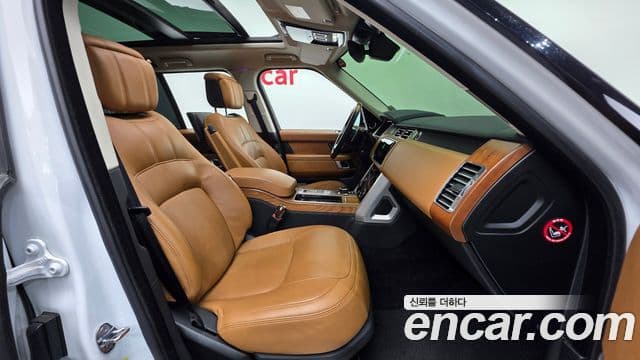 Land Rover Range Rover 2021 — фото 10 из 20