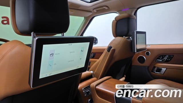 Land Rover Range Rover 2021 — фото 18 из 20
