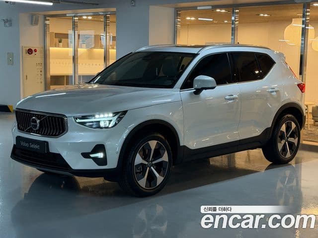 Volvo XC40 2025 — Şəkil 9/17