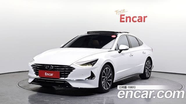 Hyundai Sonata 2019 — Фото 1/20