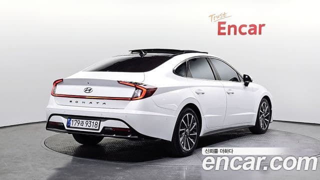 Hyundai Sonata 2019 — Фото 2/20