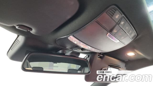 Mercedes-Benz C-Class 2018 — Şəkil 18/20