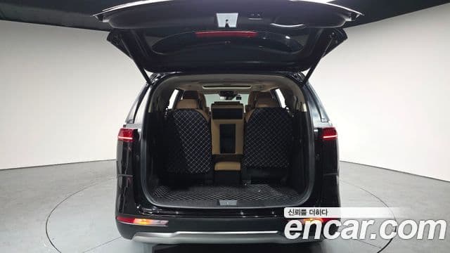 Kia Carnival 2023 — Фото 20/20
