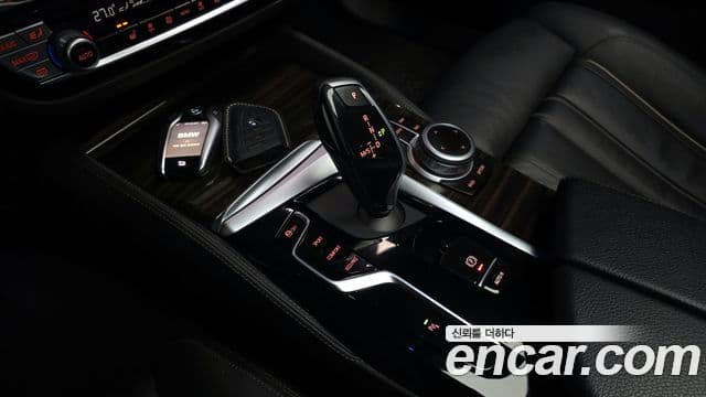 BMW 5 Series 2022 — Şəkil 9/20