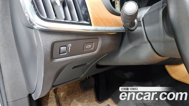 Volvo S90 2018 — Şəkil 13/20