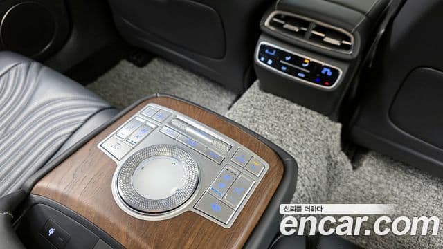 Genesis Electrified G80 2022 — Şəkil 18/20