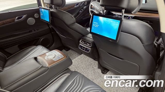 Genesis Electrified G80 2022 — Şəkil 19/20