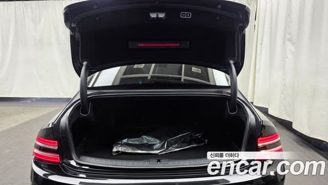 Genesis Electrified G80 2022 — фото 20 из 20