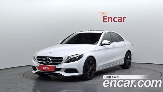 Mercedes-Benz C-Class 2018 — Photo 18/20
