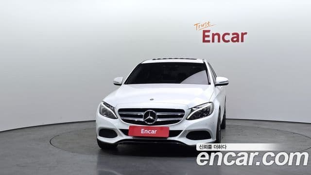 Mercedes-Benz C-Class 2018 — Photo 3/20