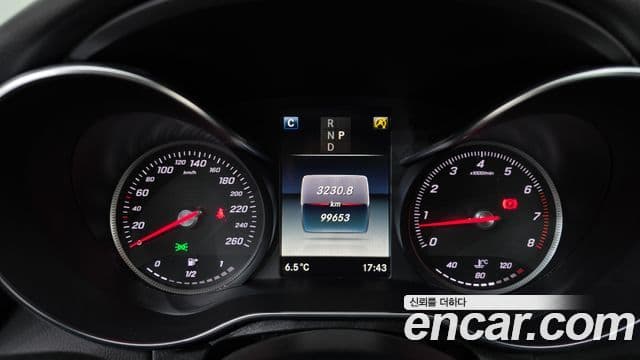 Mercedes-Benz C-Class 2018 — Photo 10/20