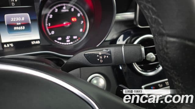 Mercedes-Benz C-Class 2018 — Photo 11/20