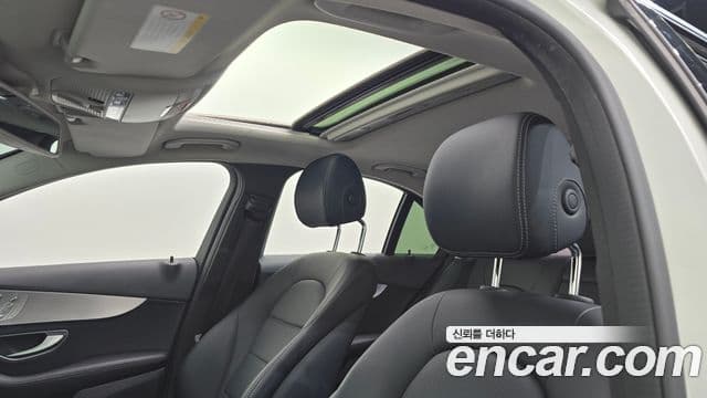 Mercedes-Benz C-Class 2018 — Photo 13/20