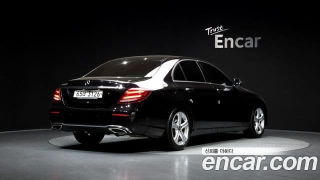 Mercedes-Benz E-Class 2018 — Şəkil 2/20