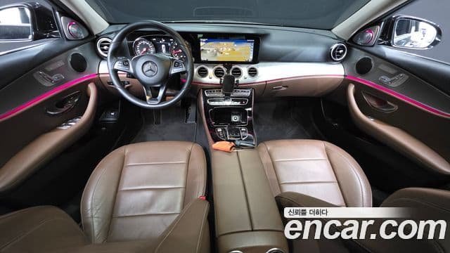 Mercedes-Benz E-Class 2018 — Şəkil 7/20