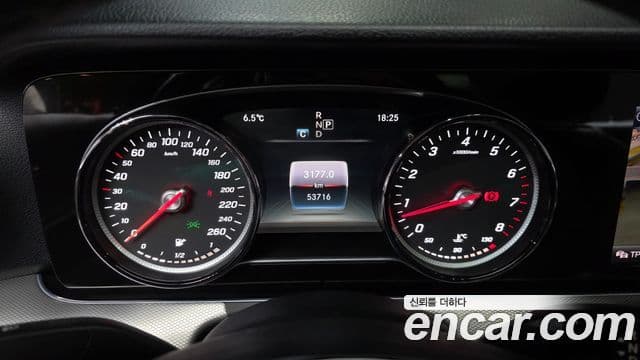Mercedes-Benz E-Class 2018 — Şəkil 8/20