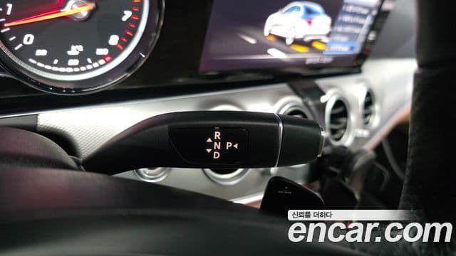 Mercedes-Benz E-Class 2018 — Şəkil 9/20