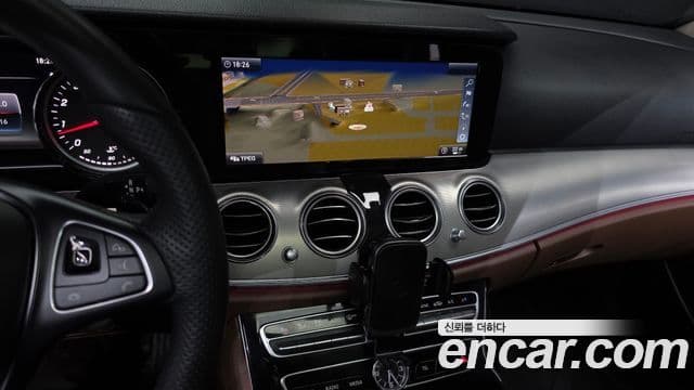 Mercedes-Benz E-Class 2018 — Şəkil 14/20