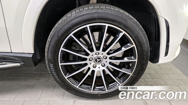 Mercedes-Benz GLE-Class 2022 — Photo 4/20