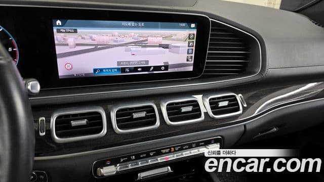 Mercedes-Benz GLE-Class 2022 — ფოტო 14/20