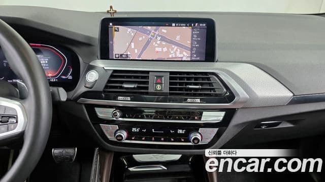 BMW X4 2021 — Photo 18/20