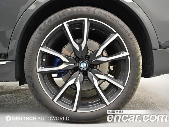 BMW X7 2022 — ფოტო 13/20